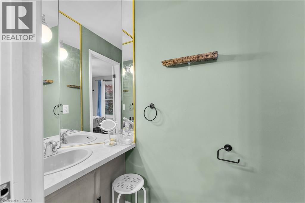 Photo 18 of 3 Briarsdale Crescent, Welland ON