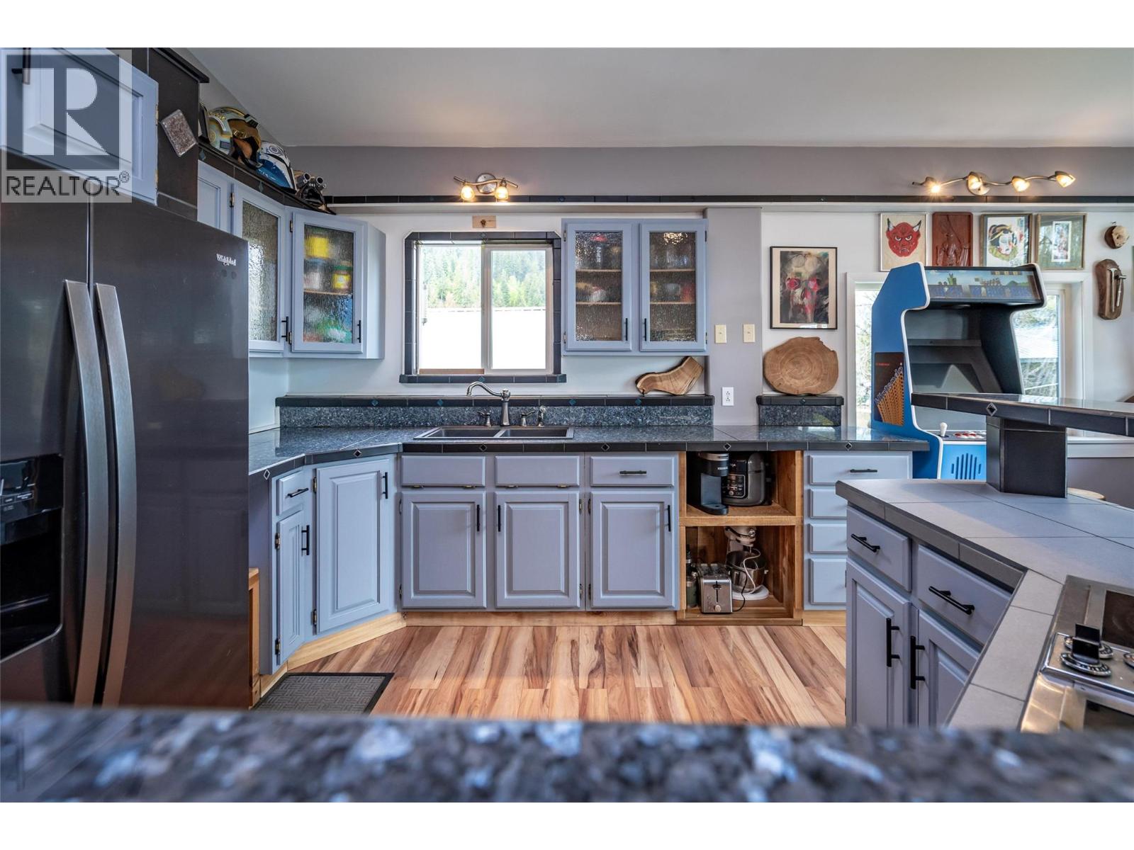 Photo 16 of 127 8th Street N, Kaslo BC