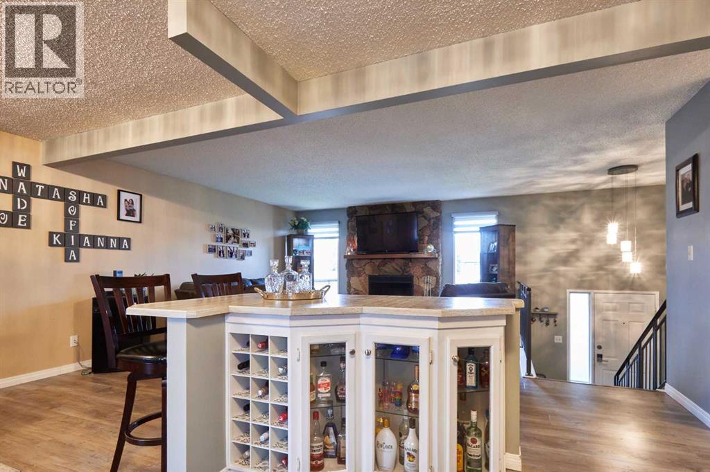 Single Family House Bi-level for Sale in  Iris Court SE Connaught Medicine Hat 