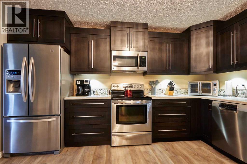 Single Family House Bi-level for Sale in  Iris Court SE Connaught Medicine Hat 