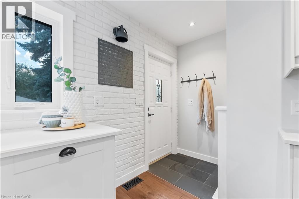 Photo 9 of 1270 Homewood Drive, Burlington ON