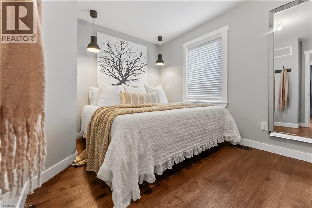Photo 12 of 1270 Homewood Drive, Burlington ON