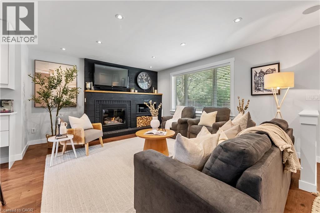 Photo 4 of 1270 Homewood Drive, Burlington ON