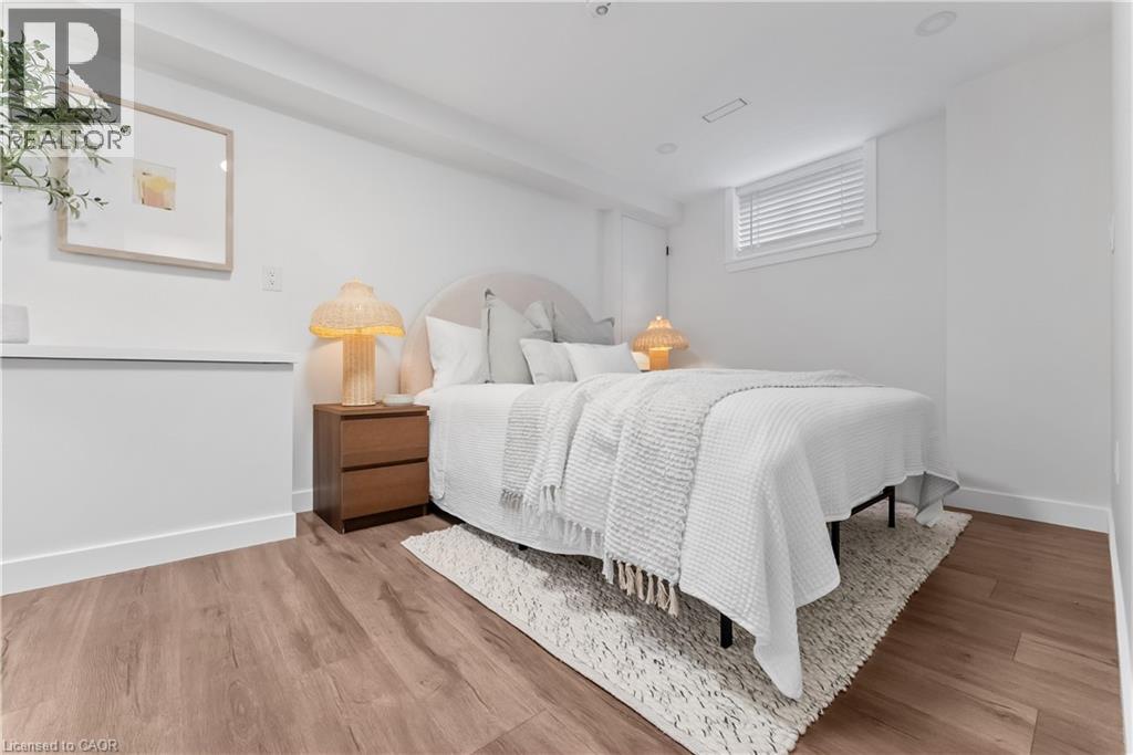 Photo 16 of 1270 Homewood Drive, Burlington ON