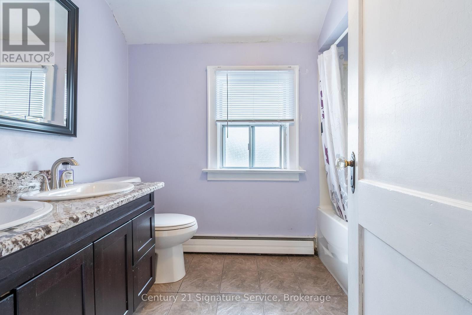 Photo 18 of 109 Santone Avenue, Welland ON