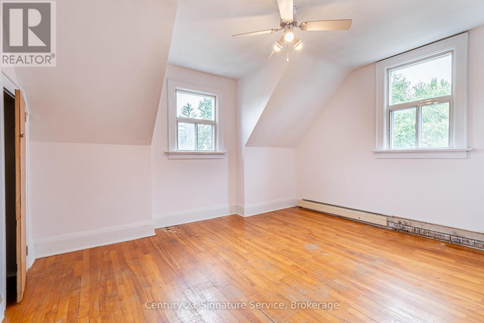 Photo 21 of 109 Santone Avenue, Welland ON