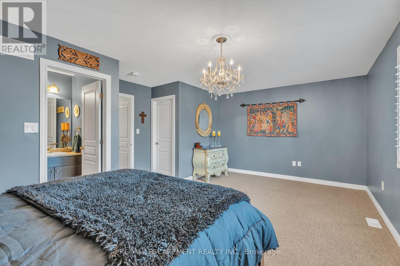 Photo 17 of 72 Dodman Crescent, Hamilton ON