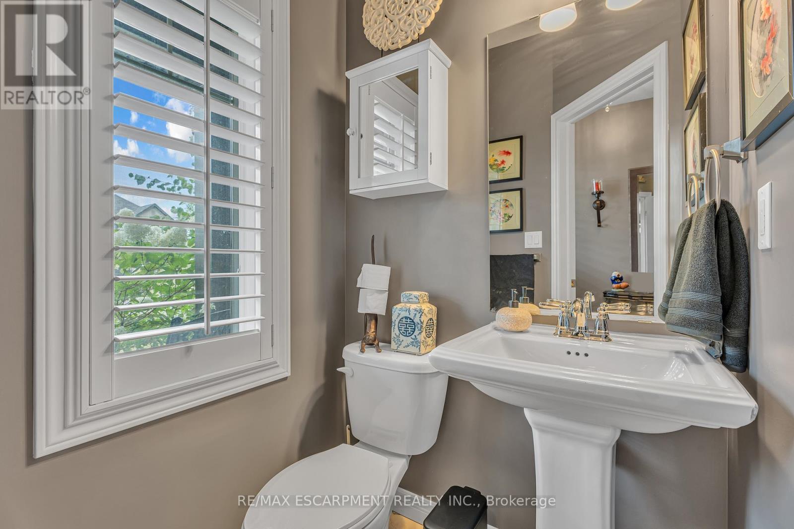Photo 5 of 72 Dodman Crescent, Hamilton ON