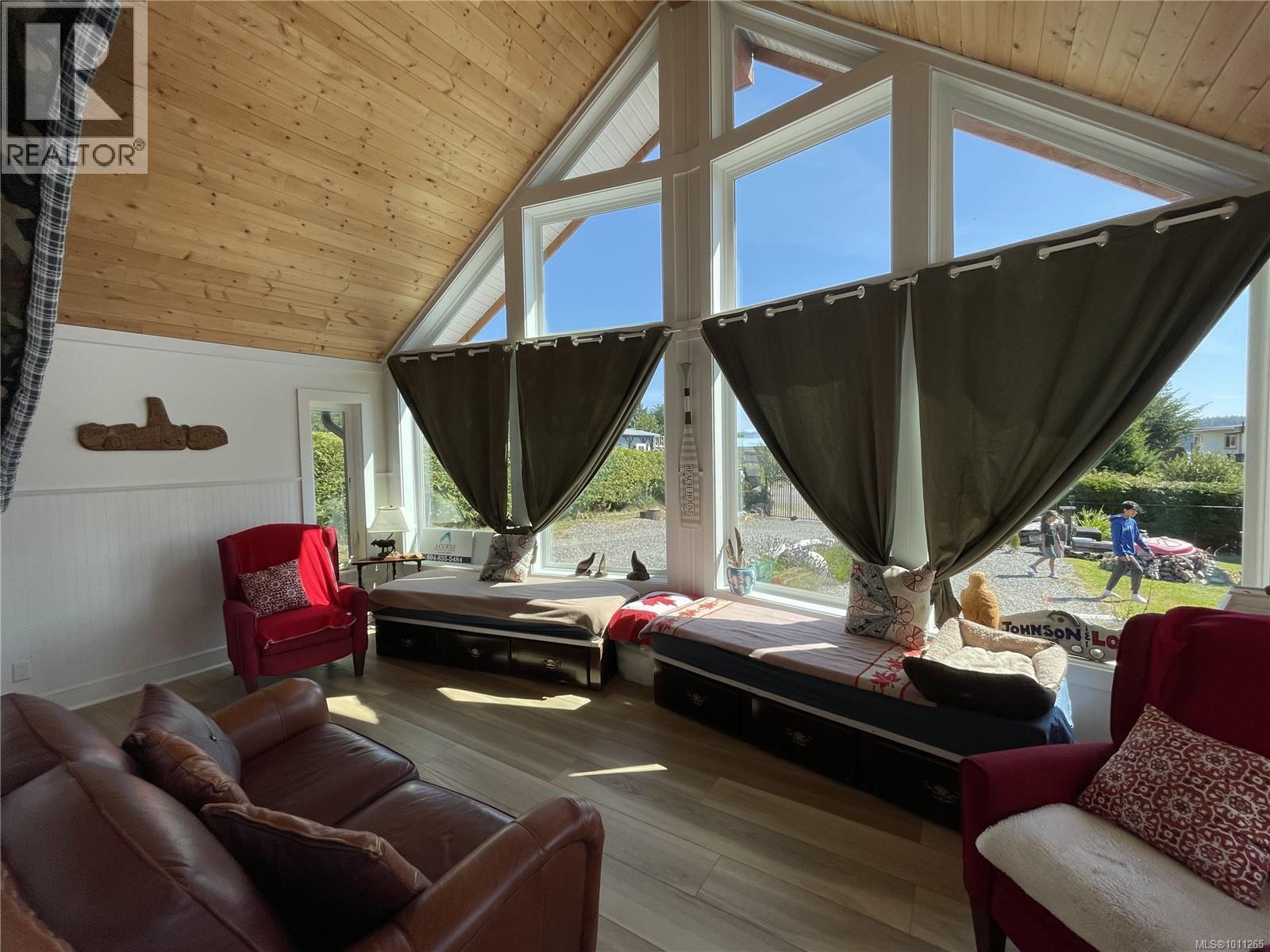 1049 Sixth Ave, Ucluelet