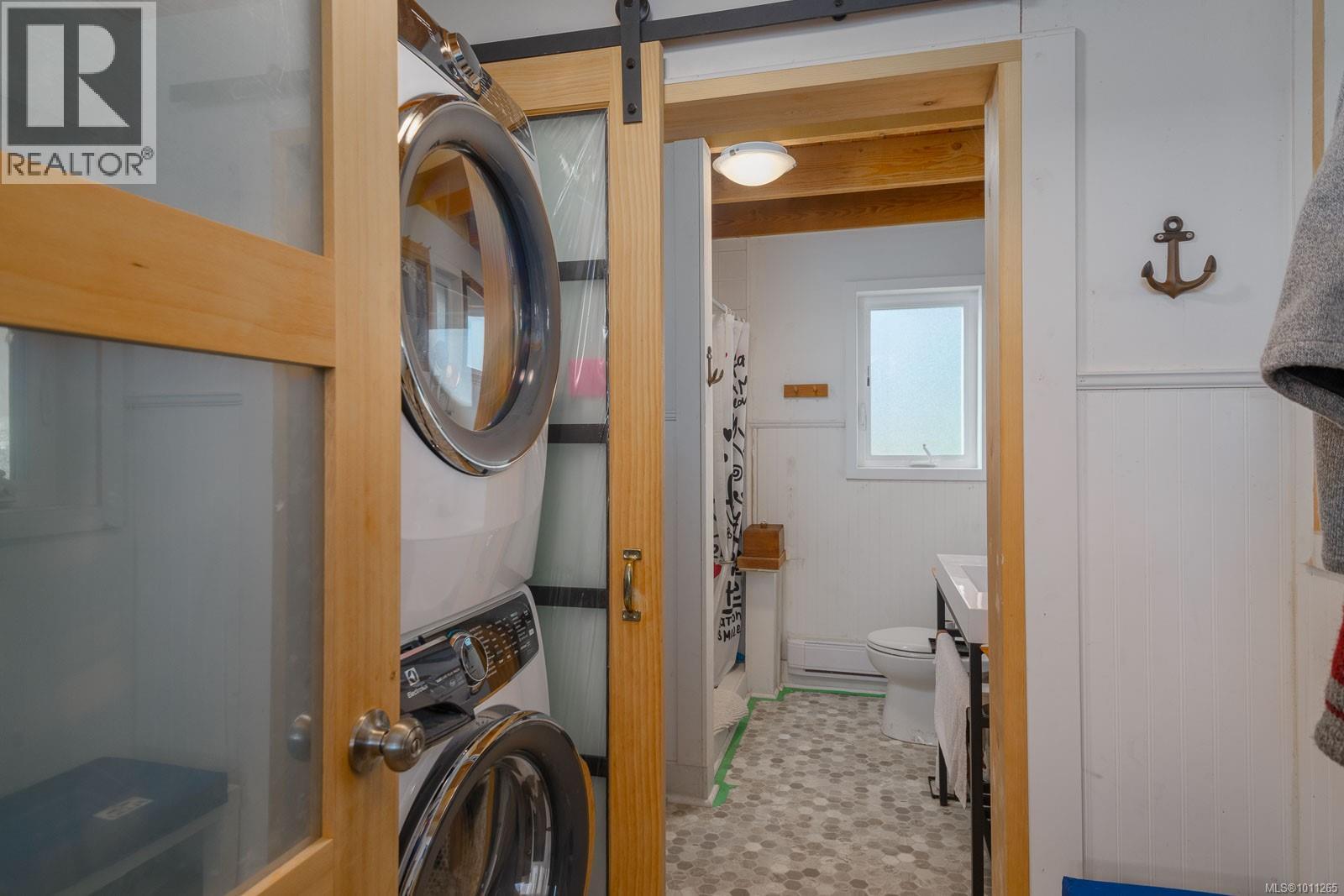 1049 Sixth Ave, Ucluelet