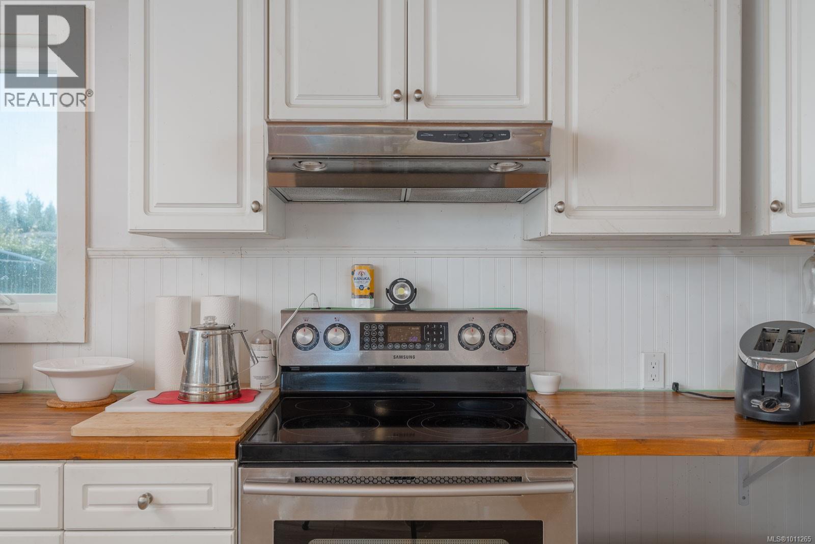 1049 Sixth Ave, Ucluelet