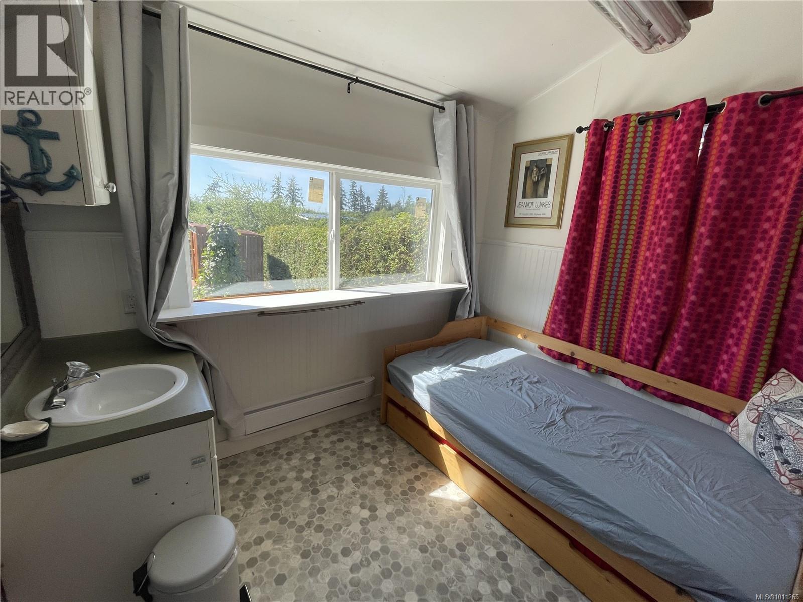1049 Sixth Ave, Ucluelet