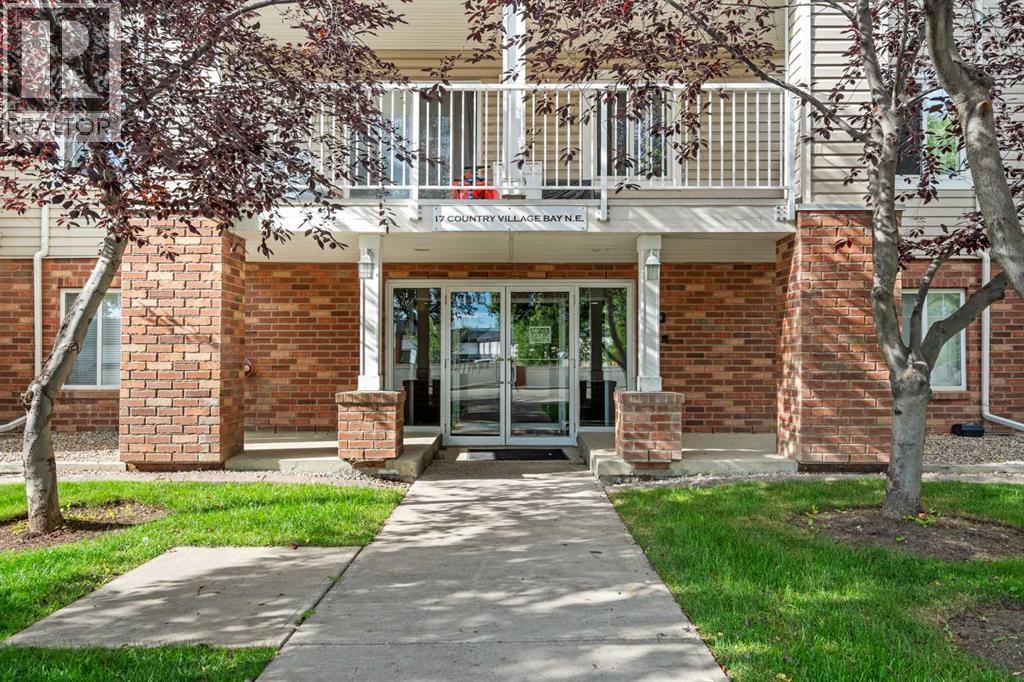 Single Family House for Sale in   Country Village Bay NE Country Hills Village Calgary 