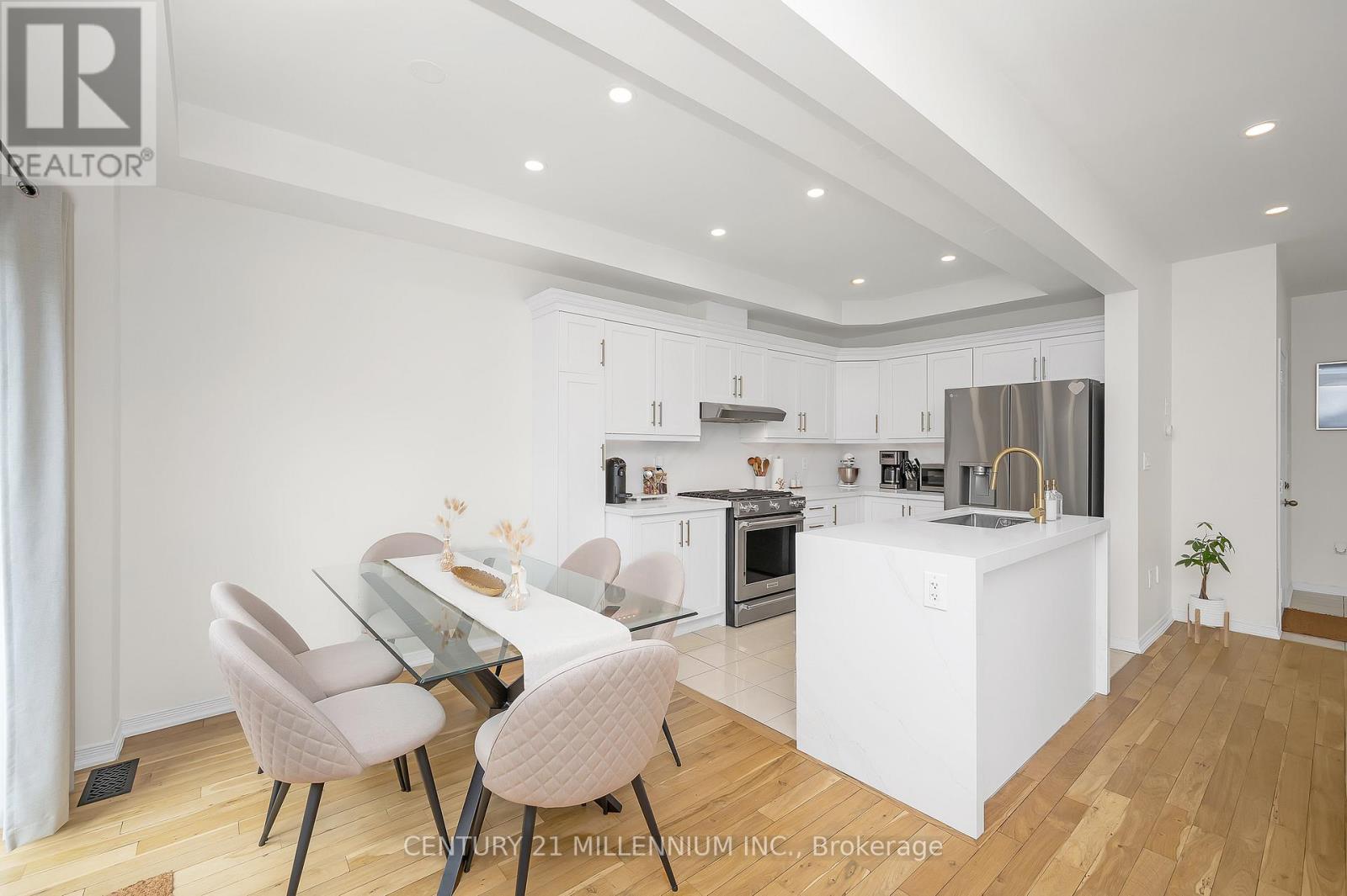 Photo 16 of 43 Bankfield Crescent, Hamilton ON
