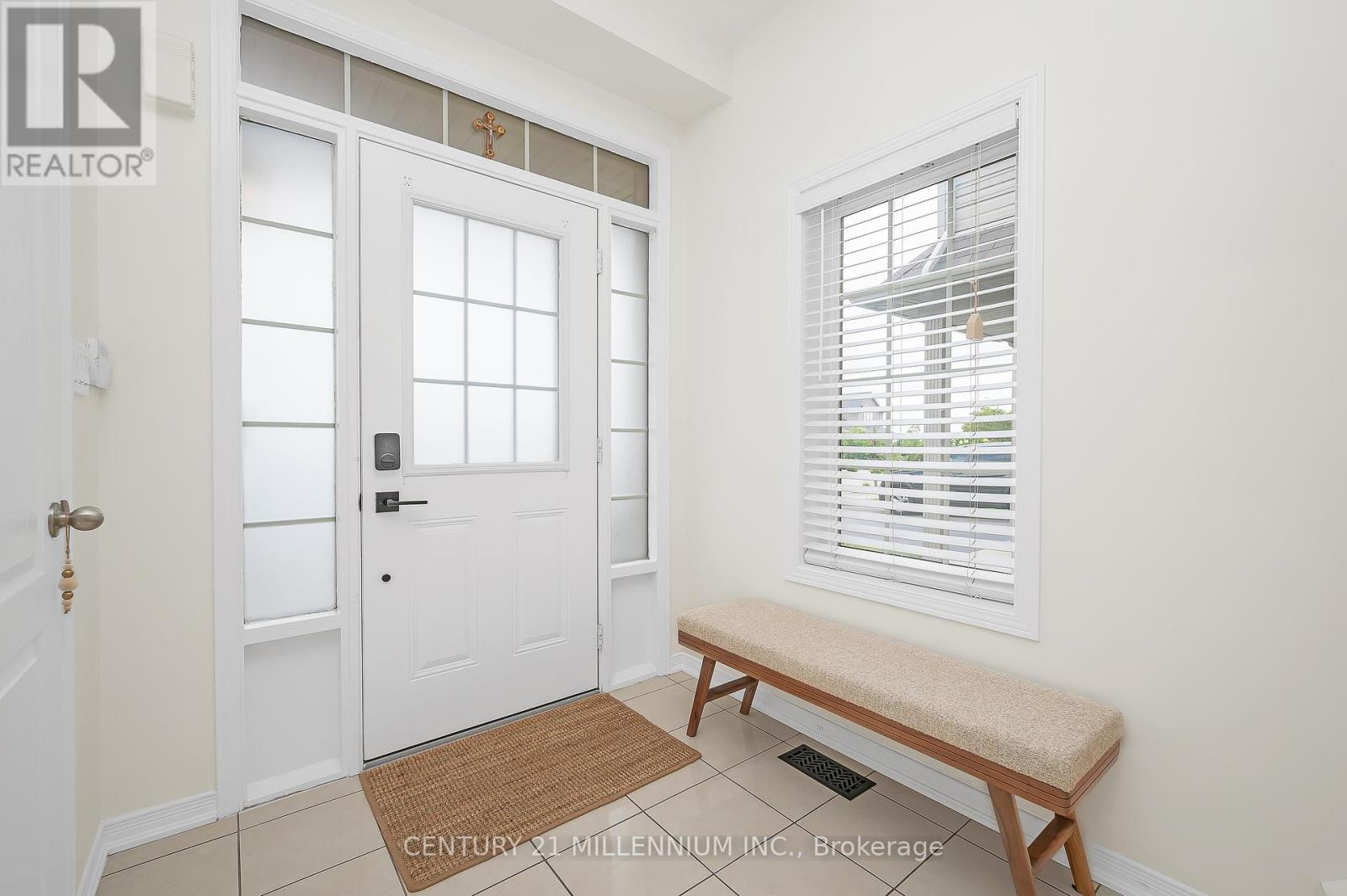 Photo 8 of 43 Bankfield Crescent, Hamilton ON