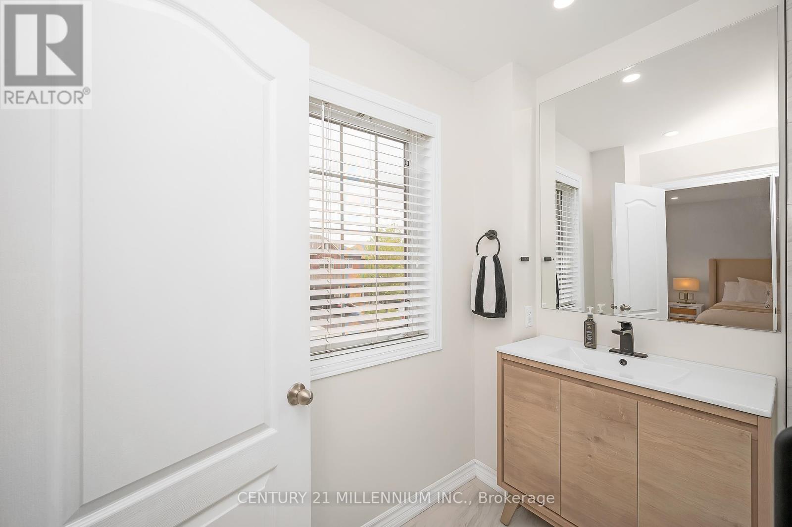 Photo 30 of 43 Bankfield Crescent, Hamilton ON