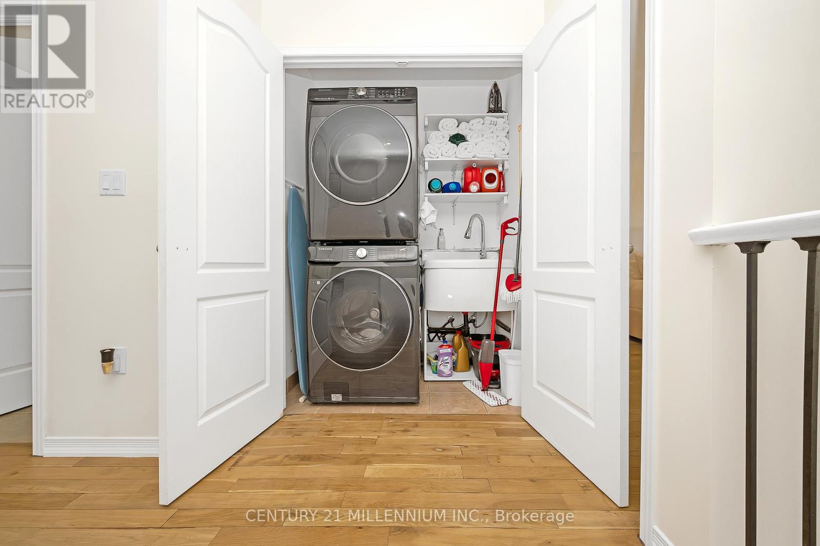 Photo 23 of 43 Bankfield Crescent, Hamilton ON