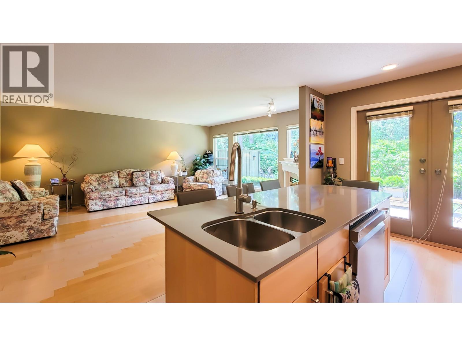 Photo 4 of 2 3300 Plateau Boulevard, Coquitlam BC