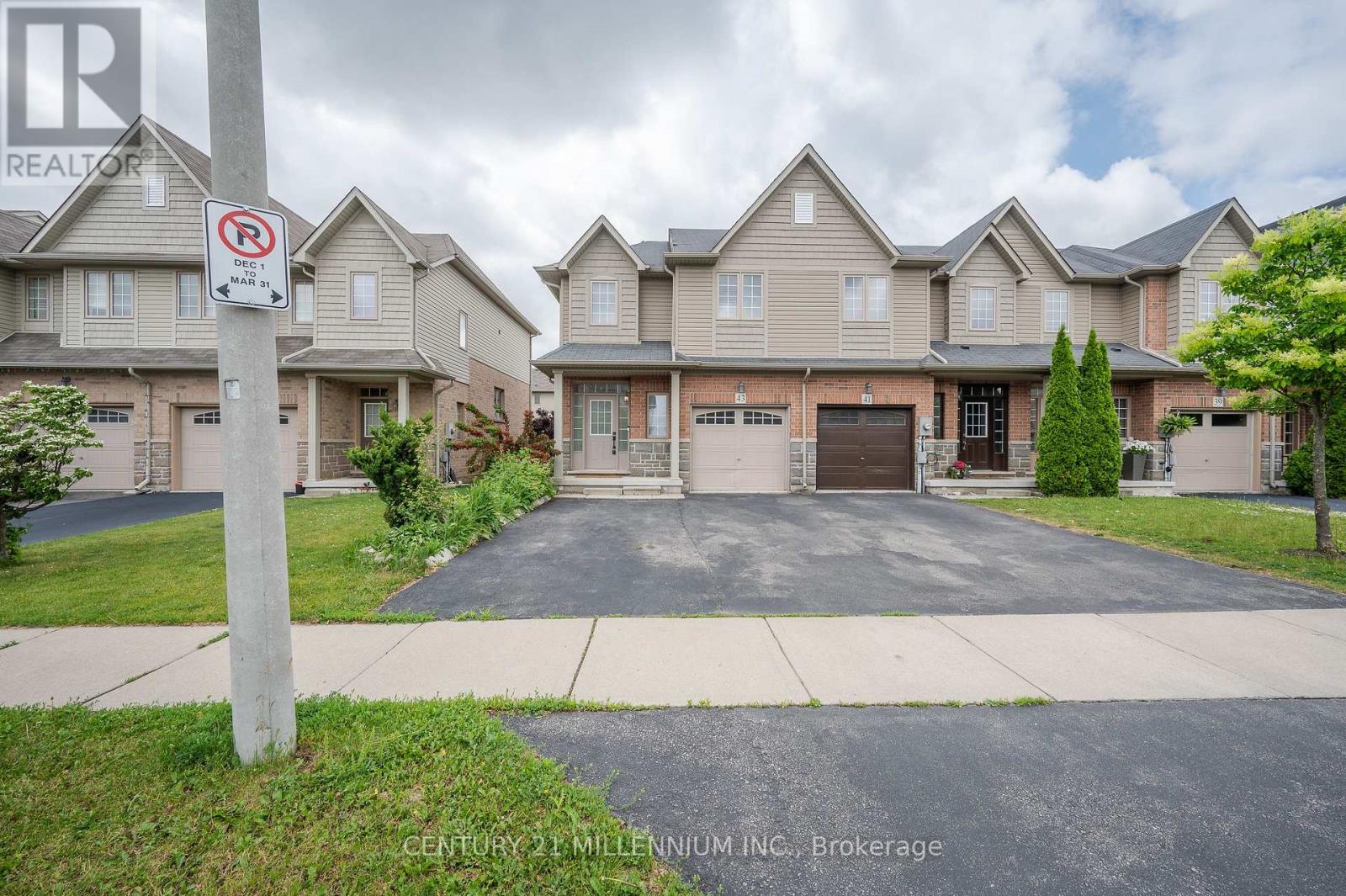 Photo 1 of 43 Bankfield Crescent, Hamilton ON