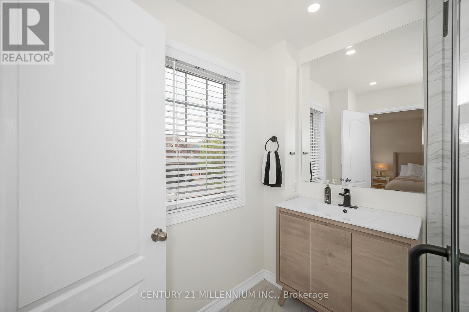 Photo 31 of 43 Bankfield Crescent, Hamilton ON