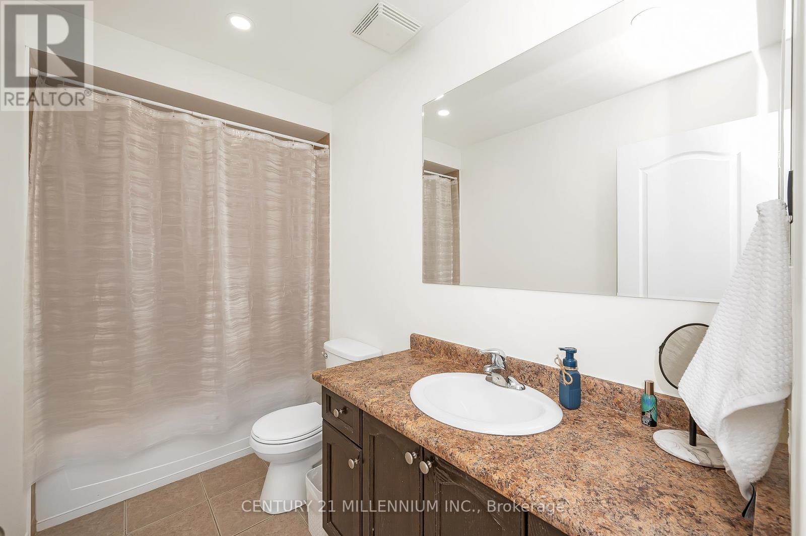Photo 35 of 43 Bankfield Crescent, Hamilton ON