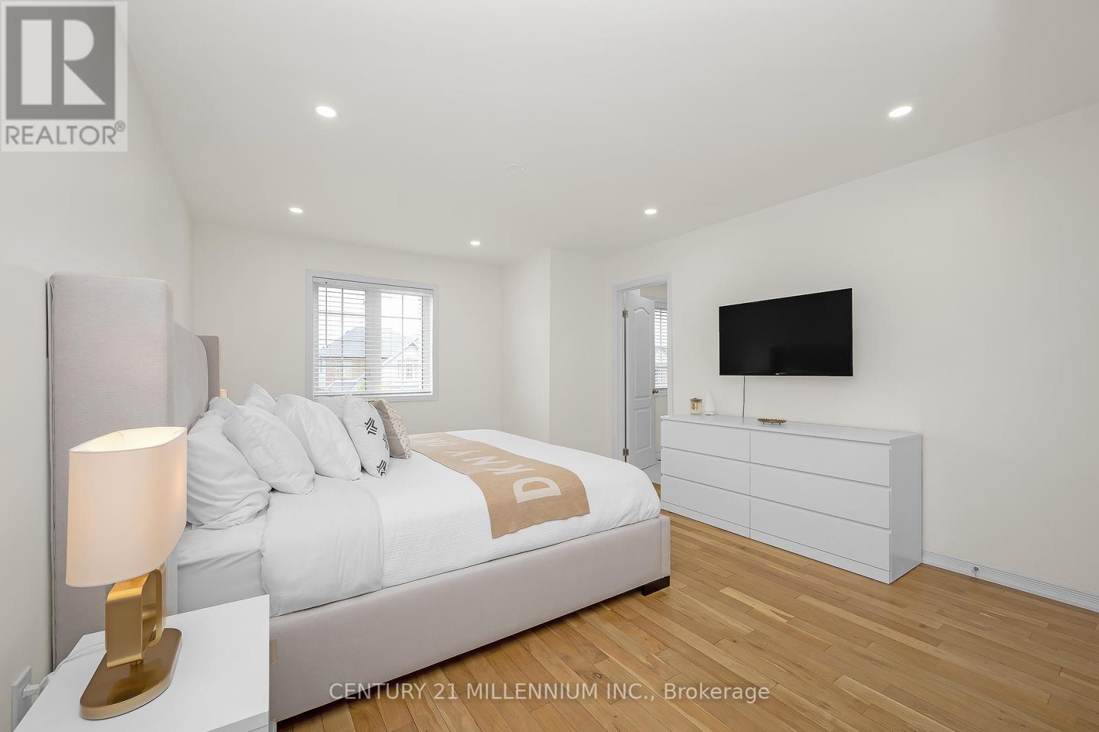 Photo 28 of 43 Bankfield Crescent, Hamilton ON