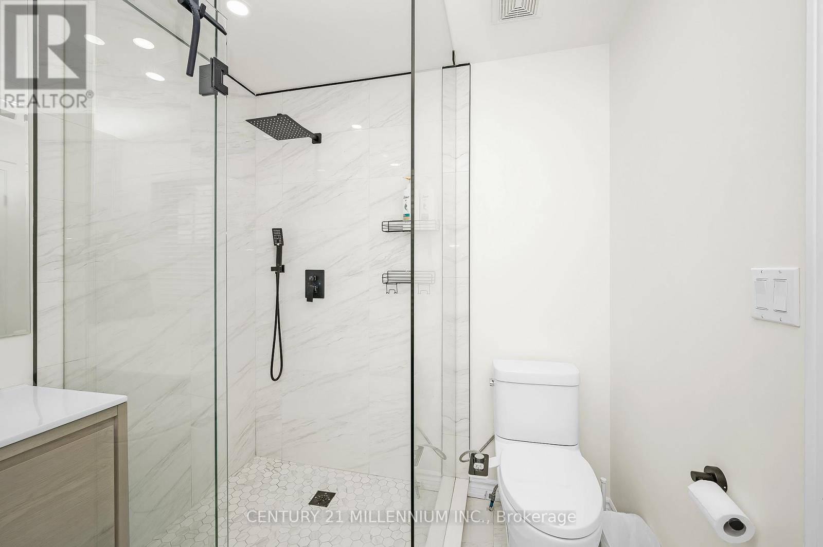 Photo 32 of 43 Bankfield Crescent, Hamilton ON