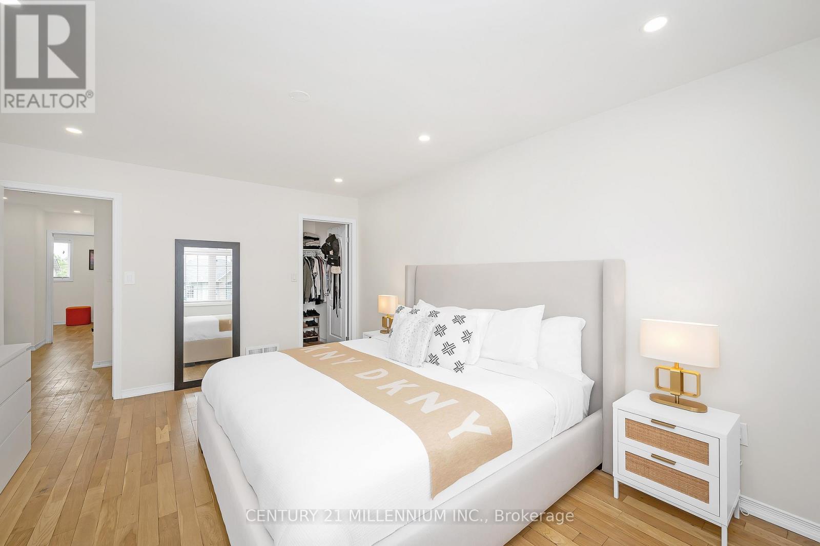 Photo 29 of 43 Bankfield Crescent, Hamilton ON