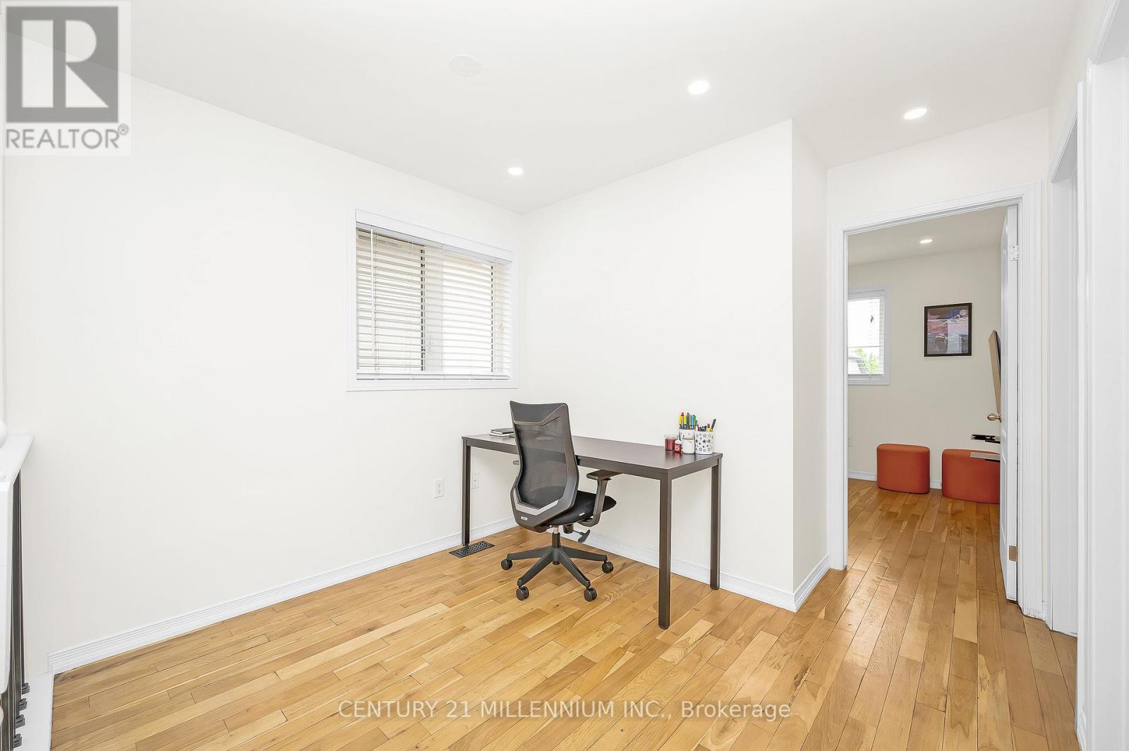 Photo 25 of 43 Bankfield Crescent, Hamilton ON