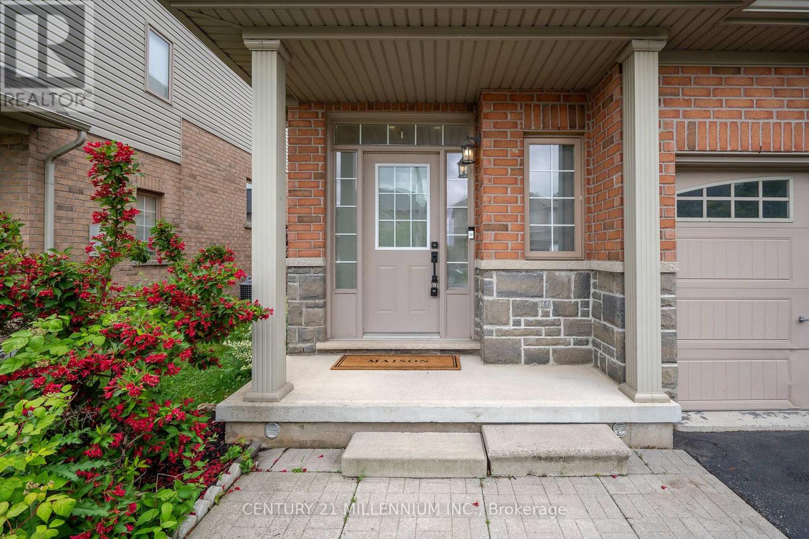 Photo 6 of 43 Bankfield Crescent, Hamilton ON