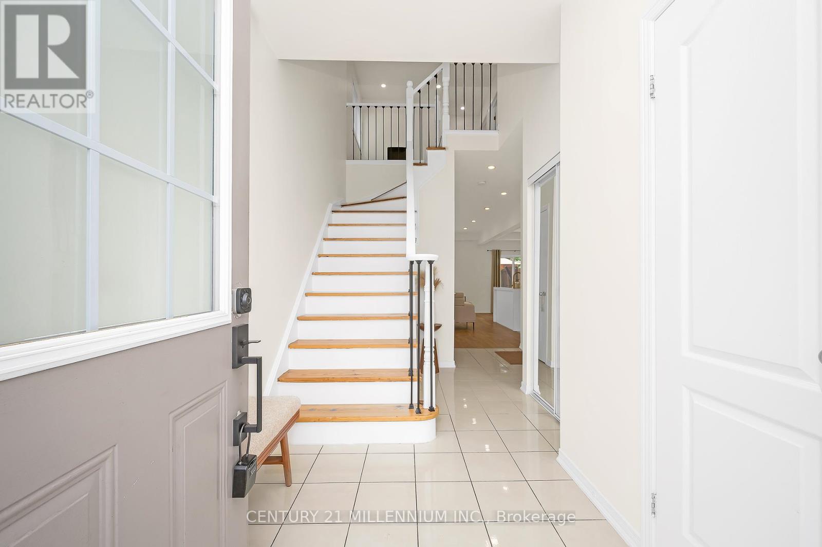 Photo 7 of 43 Bankfield Crescent, Hamilton ON