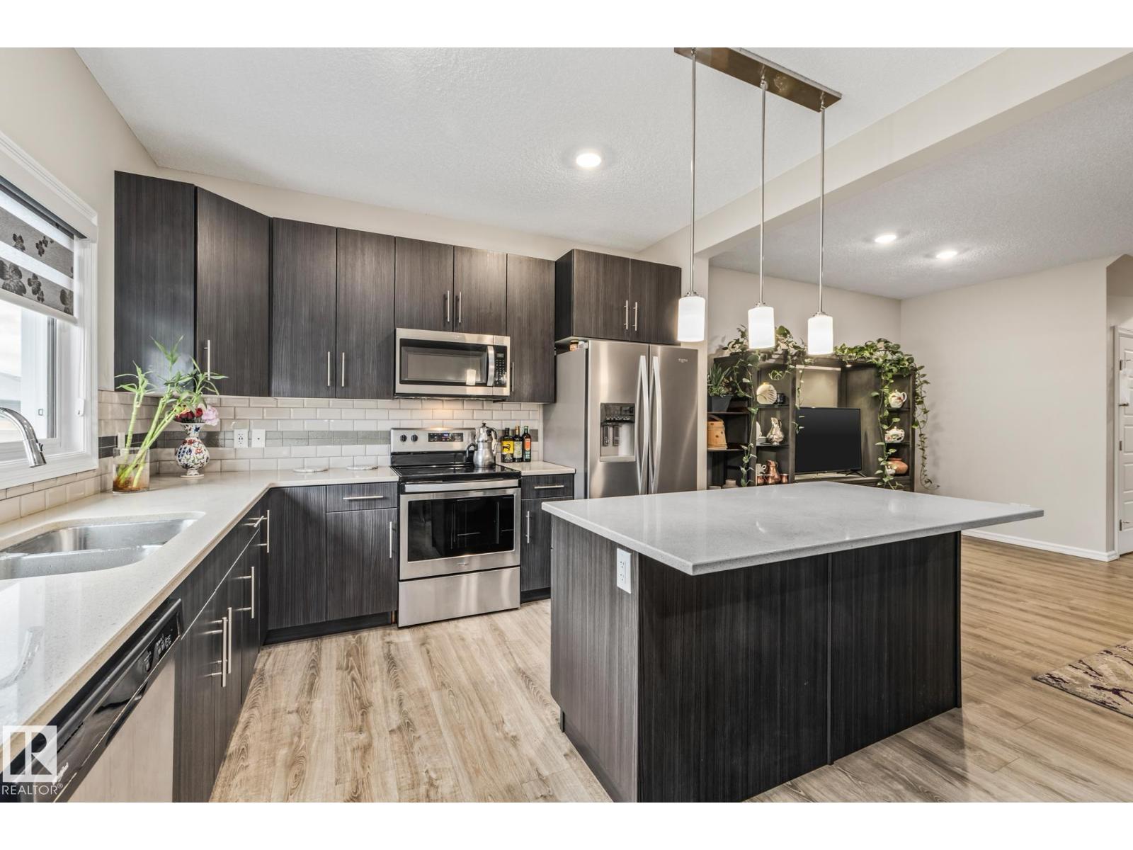 Photo 40 of 336 Desrochers Bv Sw, Edmonton AB