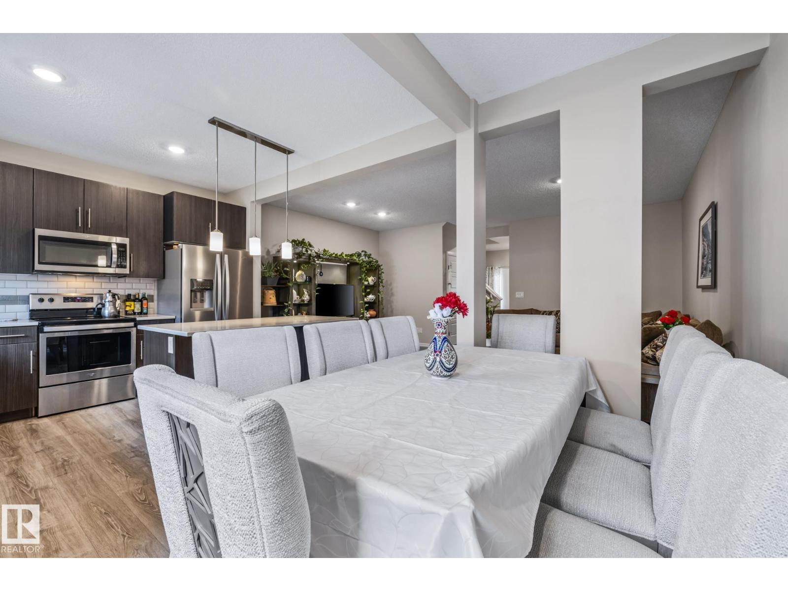 Photo 32 of 336 Desrochers Bv Sw, Edmonton AB