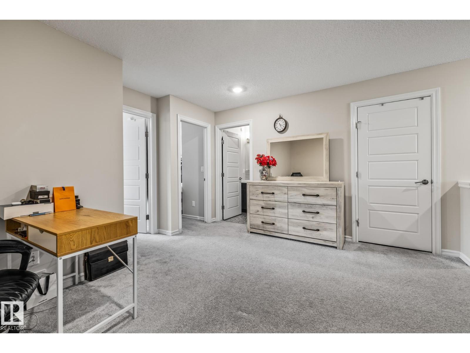Photo 14 of 336 Desrochers Bv Sw, Edmonton AB