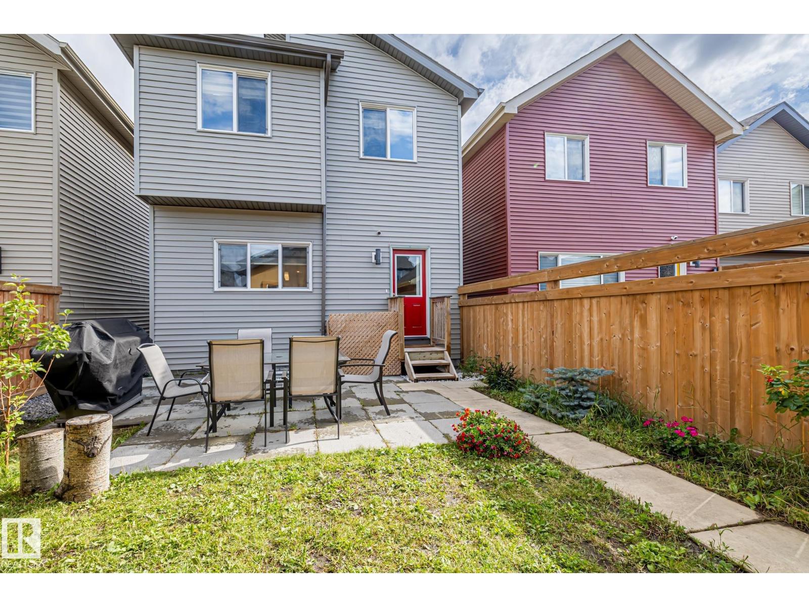 Photo 6 of 336 Desrochers Bv Sw, Edmonton AB