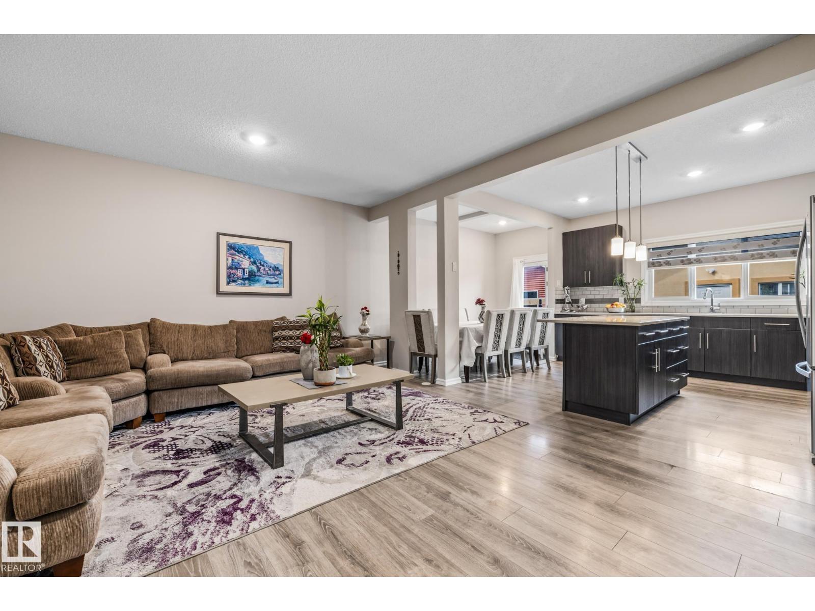 Photo 13 of 336 Desrochers Bv Sw, Edmonton AB