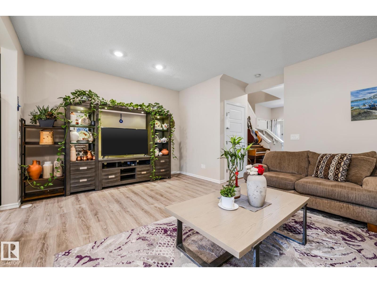 Photo 36 of 336 Desrochers Bv Sw, Edmonton AB