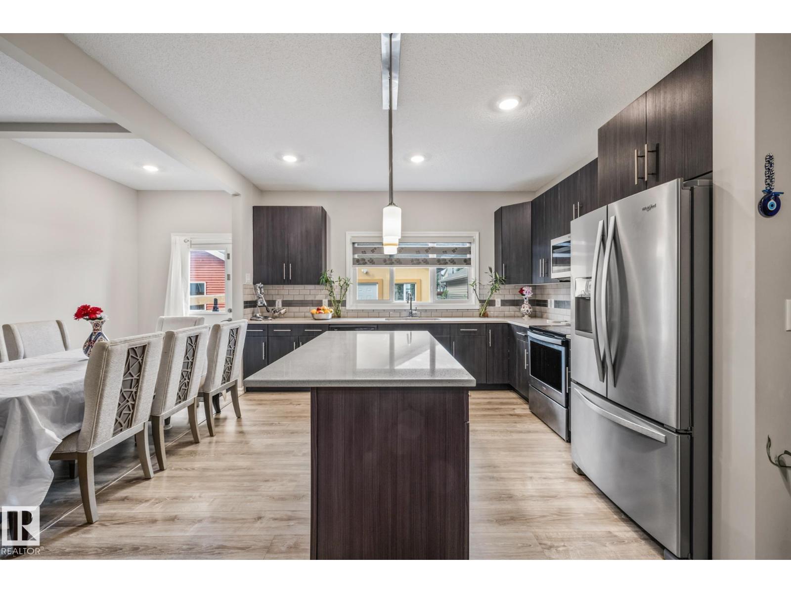 Photo 35 of 336 Desrochers Bv Sw, Edmonton AB