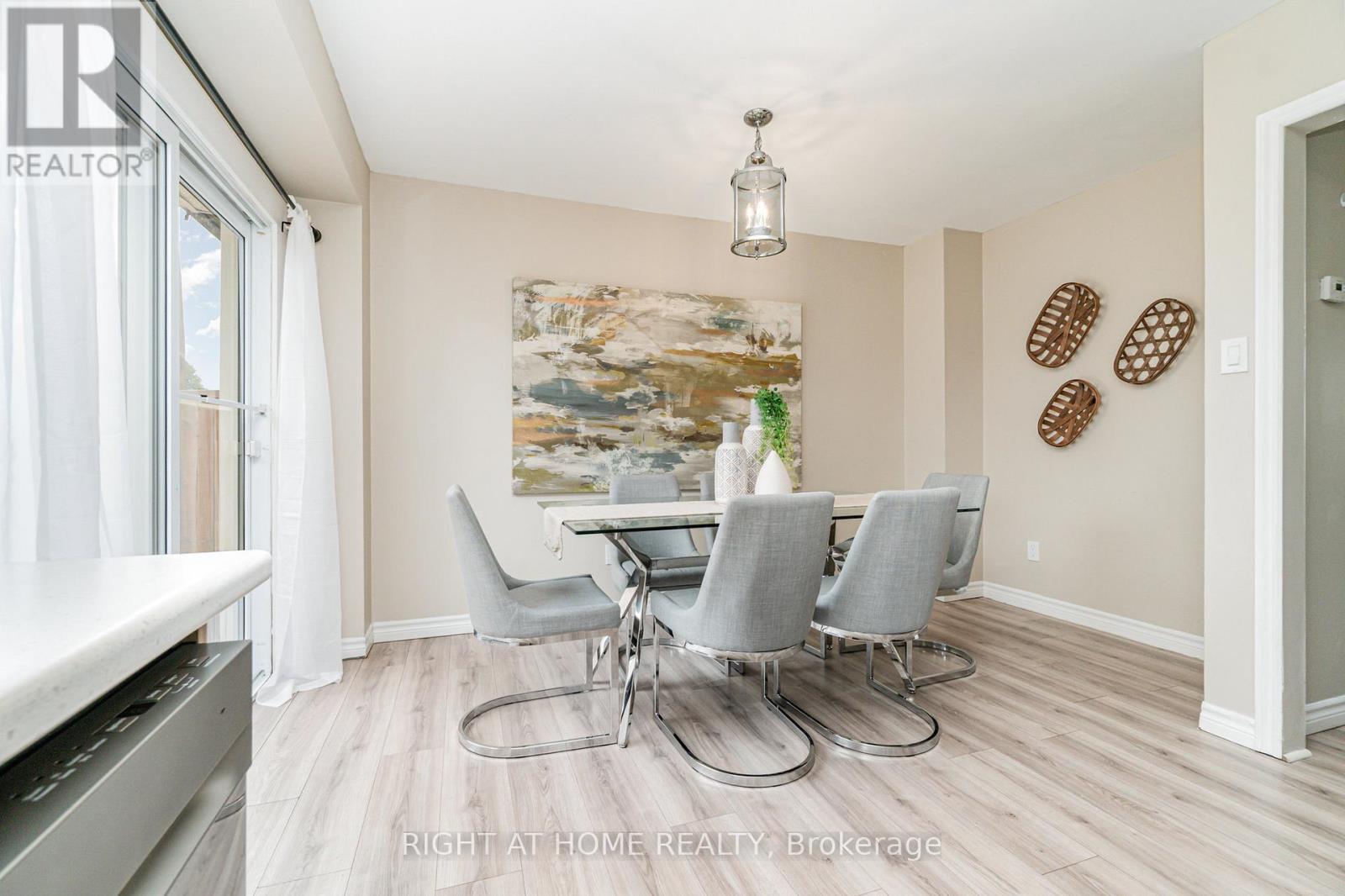 Photo 10 of 50 Roser Crescent, Clarington ON