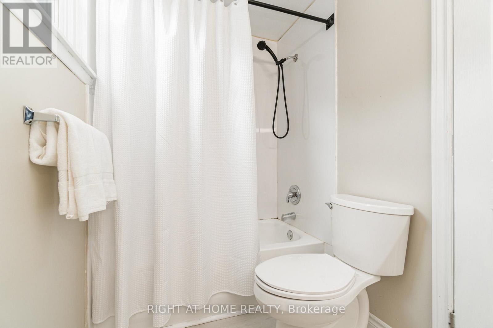 Photo 17 of 50 Roser Crescent, Clarington ON