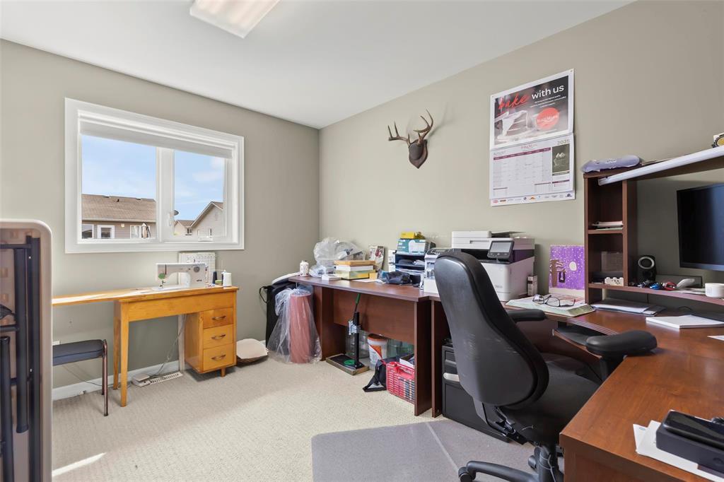 Photo 15 of 18 Westview Drive, Steinbach MB