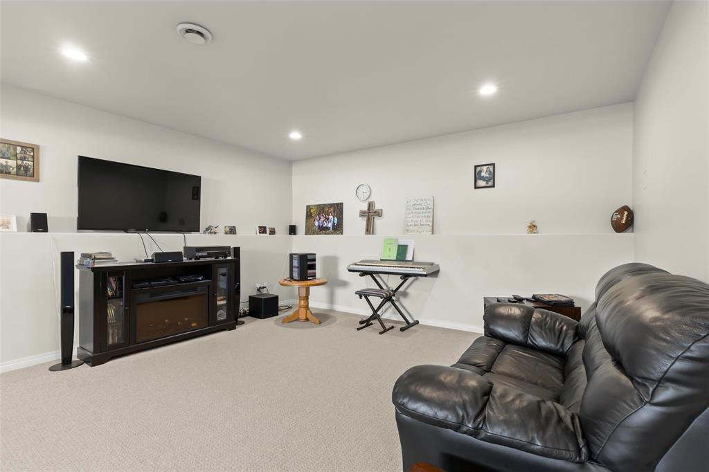 Photo 16 of 18 Westview Drive, Steinbach MB