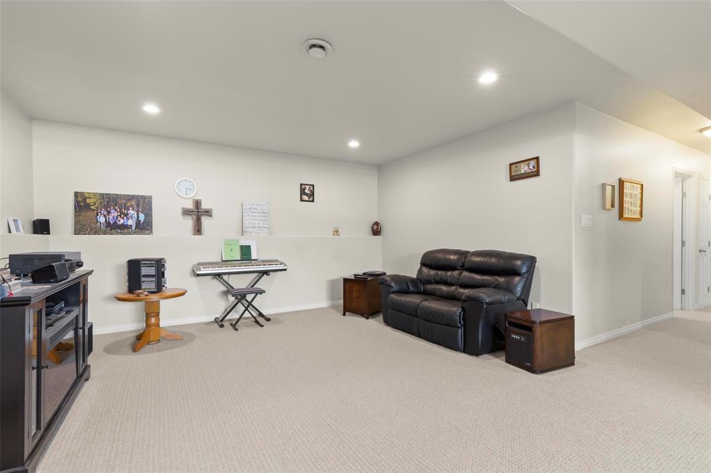 Photo 17 of 18 Westview Drive, Steinbach MB