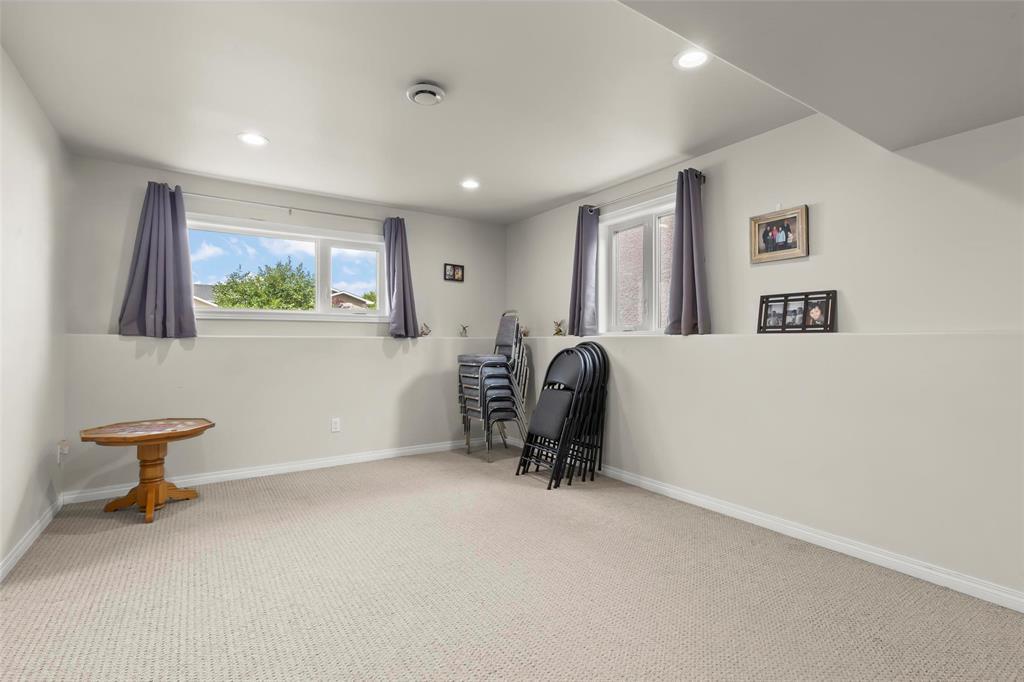Photo 18 of 18 Westview Drive, Steinbach MB