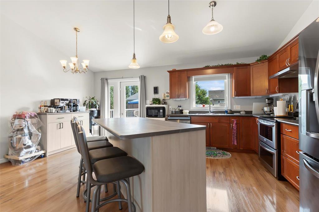 Photo 3 of 18 Westview Drive, Steinbach MB