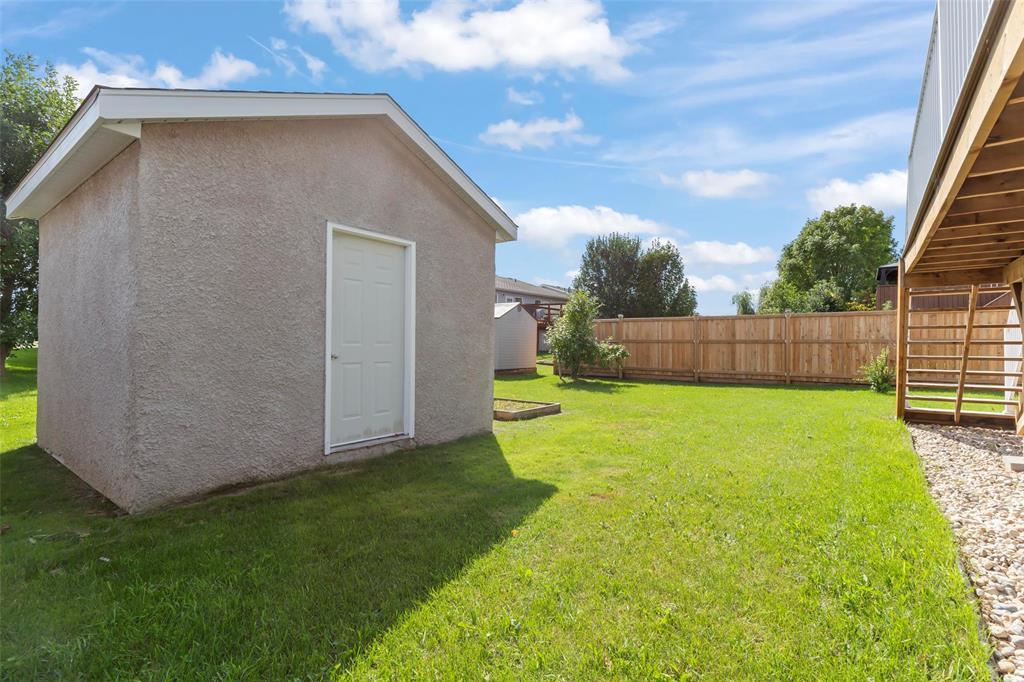 Photo 29 of 18 Westview Drive, Steinbach MB