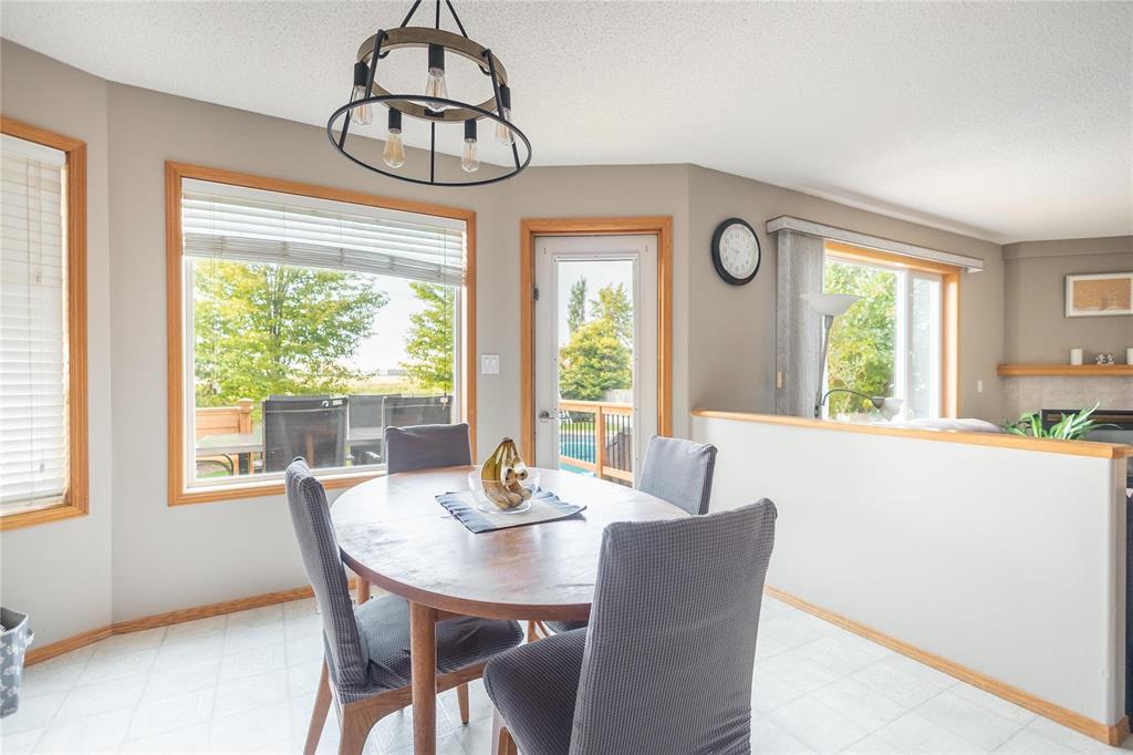 Photo 18 of 182 Vineland Crescent, Winnipeg MB