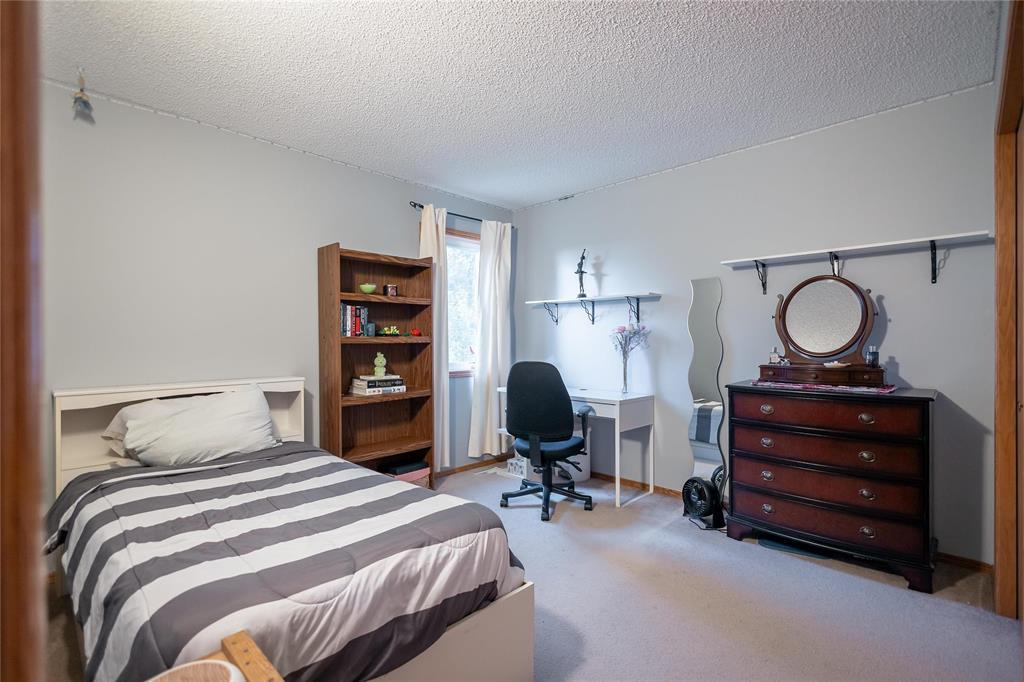 Photo 21 of 182 Vineland Crescent, Winnipeg MB