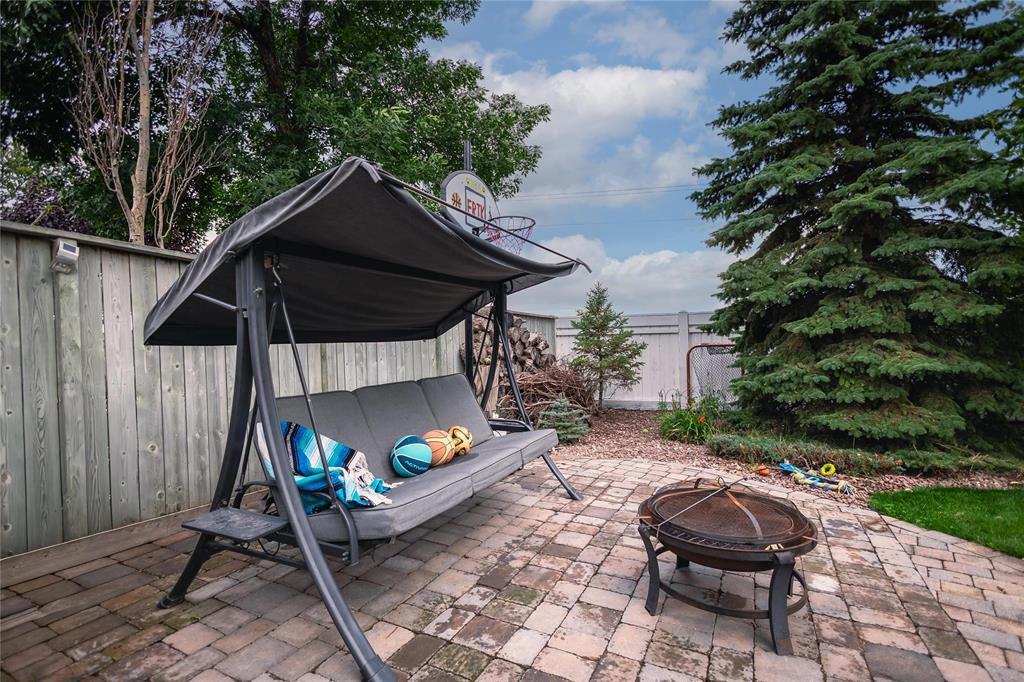 Photo 31 of 182 Vineland Crescent, Winnipeg MB