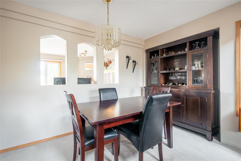 Photo 6 of 182 Vineland Crescent, Winnipeg MB